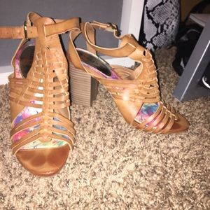 Tan heels